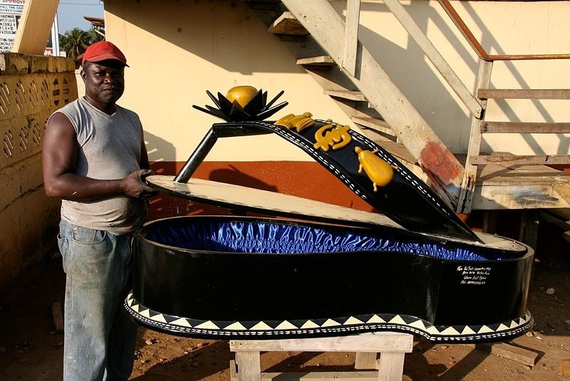 Illustration for article titled Ghana's coffin art lets people bury their loved ones in style